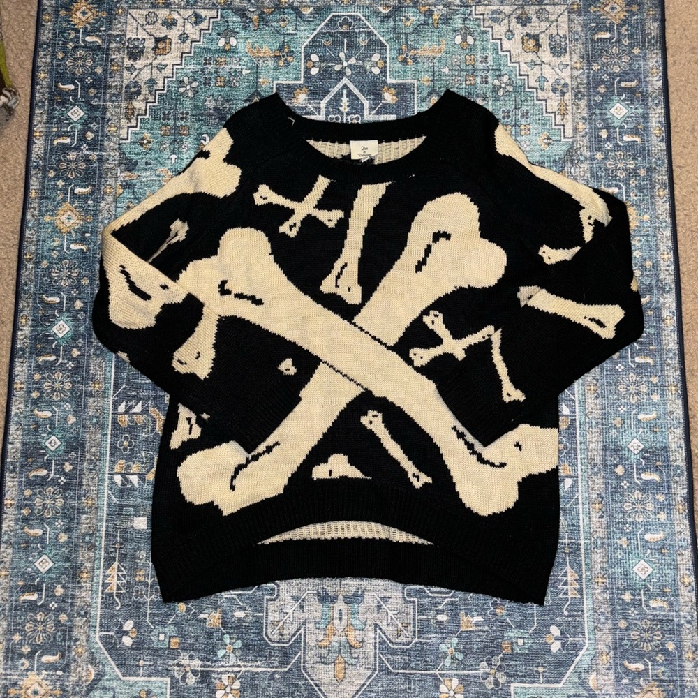 💎RARE💎HOT & DELICIOUS Bone Sweater, Size S/M